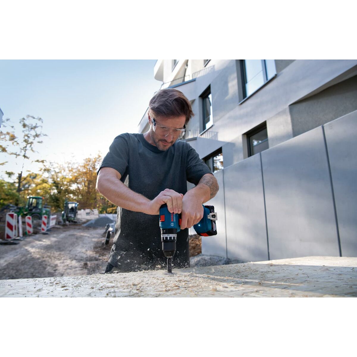 Perceuse à Percussion BOSCH GSB 18V-45 82 Pièces 45 Nm